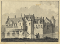 201921 Gezicht op de voorgevel en de zijgevel van het omgrachte kasteel Toutenburg bij Vollenhove (Ov).